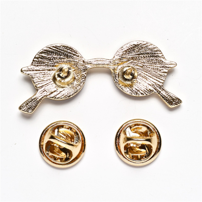 Metal pin badge Glasses 1 pc.