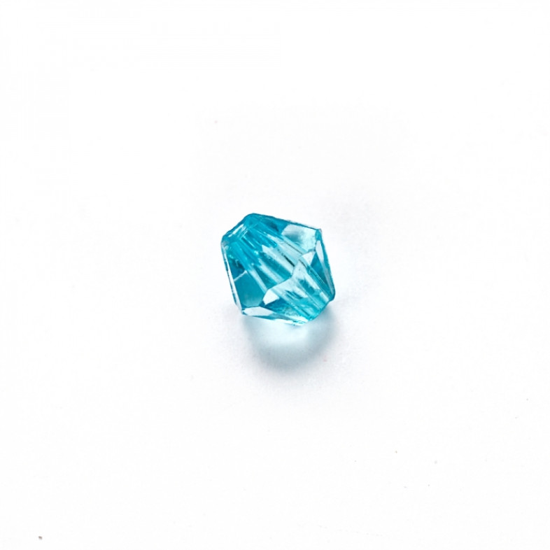 Koralik plastikowy kryształ dwustożkowy 6 mm jasnoniebieski 1 szt
