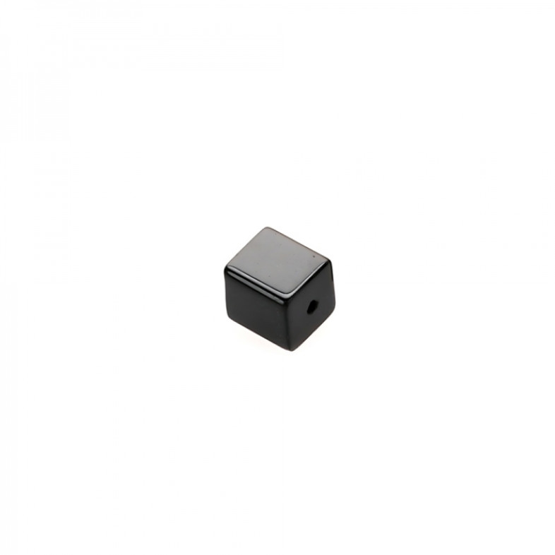 Koralik szklany 8x8 mm sześcienny czarny 1 szt