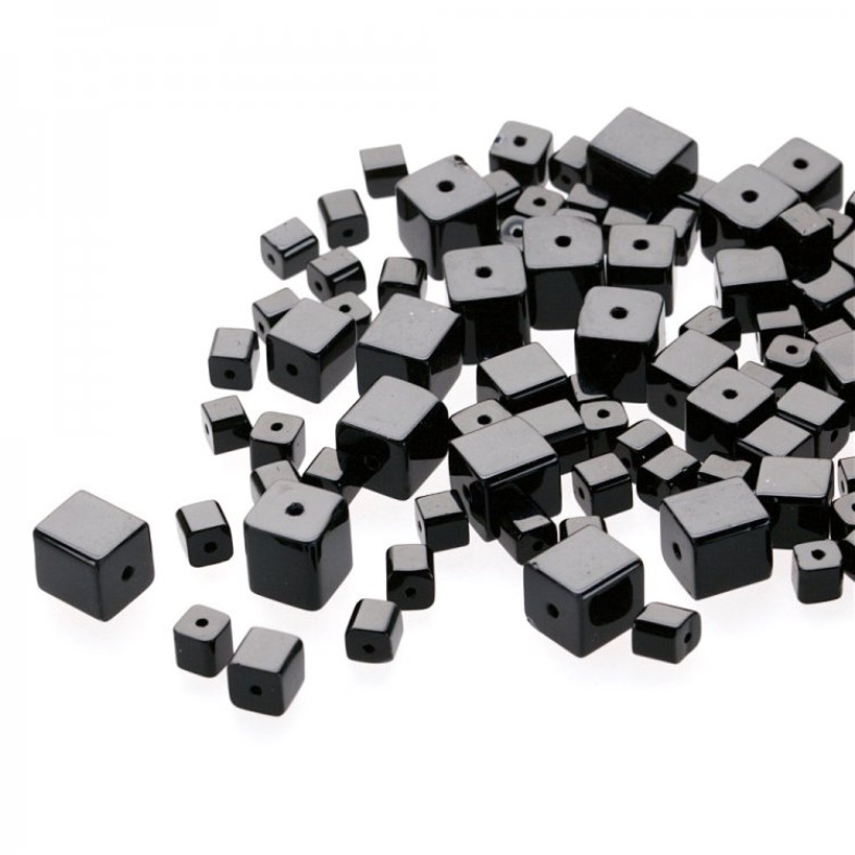 Koralik szklany 6x6 mm sześcienny czarny 1 szt