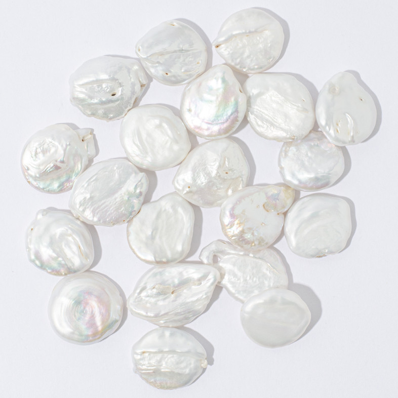 Freshwater pearl 18-22 mm flat cream 1 pc