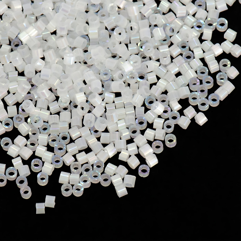 Japanese Miyuki Delica beads 11/0 DB-670 transparent satin AB pack of 5 g