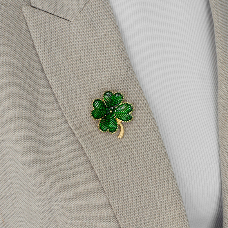 Brooch 35x40 mm Clover green 1 pc