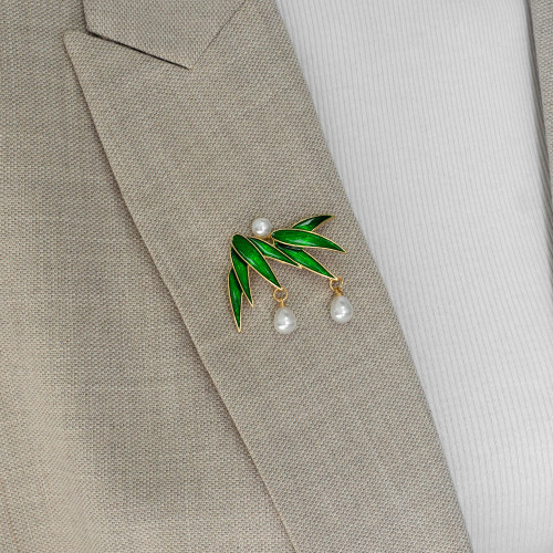 Brooch 42×54 mm Leaf golden-green 1 pc