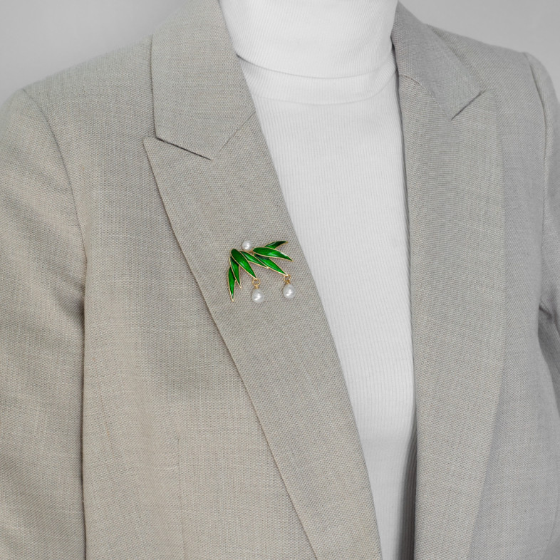 Brooch 42×54 mm Leaf golden-green 1 pc