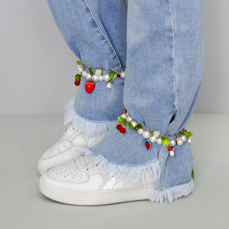 Bracelets (pair) made of glass beads and plastic pendants for legs No. 3