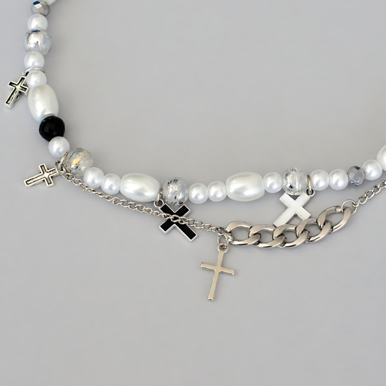 Bracelets (pair) made of plastic and glass beads and with enamel pendants for feet No. 6