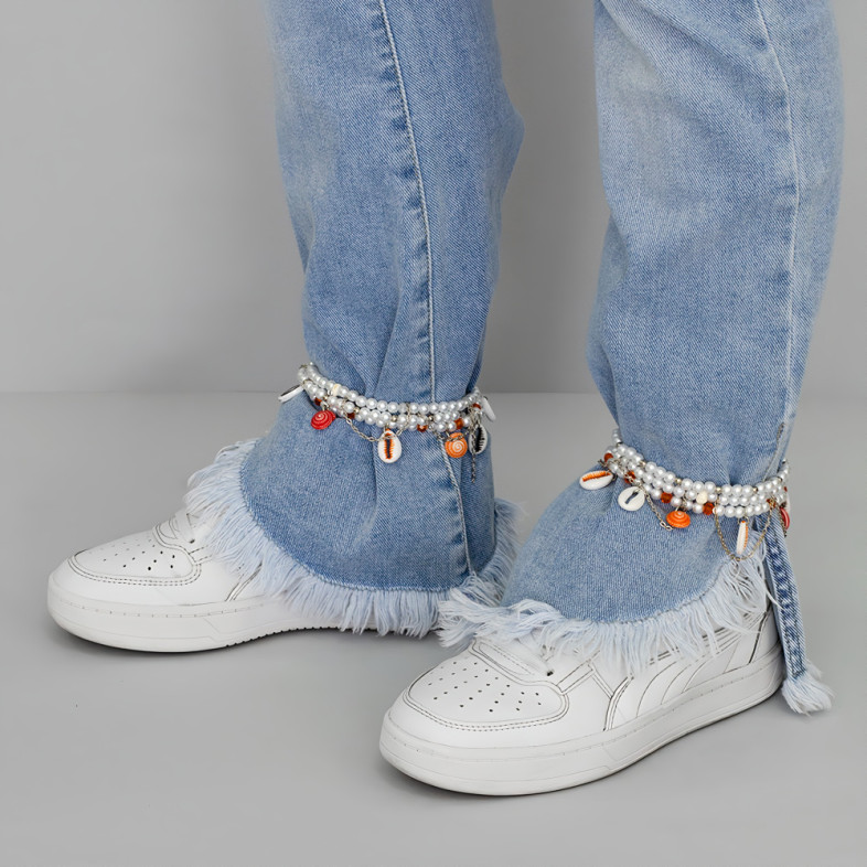 Bracelets (pair) made of plastic and crystal beads and with plastic pendants for legs No. 8
